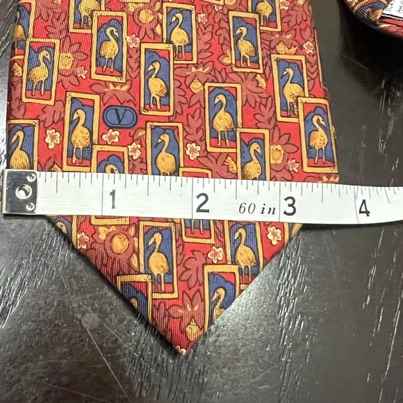 Vintage Valentino Garavani 100% Silk Authentic Men's Luxury Necktie